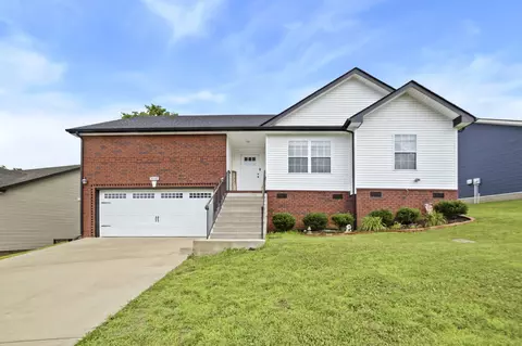 1132 Racker Dr, Clarksville, TN 37043