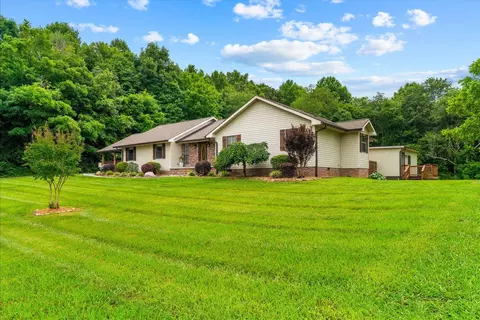 122 Nash Dr, Athens, TN 37303
