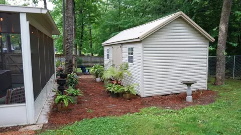 Exterior - 100 Canary Dr, Dickson, TN 37055 photo 12 of 17