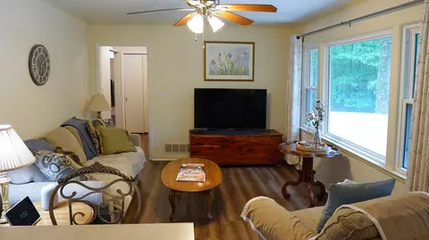 Living - 100 Canary Dr, Dickson, TN 37055 photo 2 of 3