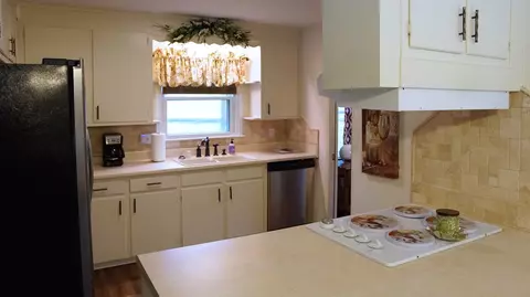 Kitchen - 100 Canary Dr, Dickson, TN 37055 photo 2 of 5