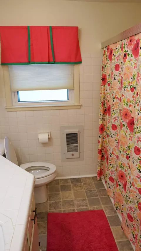 Bath - 100 Canary Dr, Dickson, TN 37055 photo 5 of 6