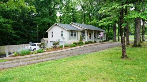 Exterior - 100 Canary Dr, Dickson, TN 37055 photo 15 of 17