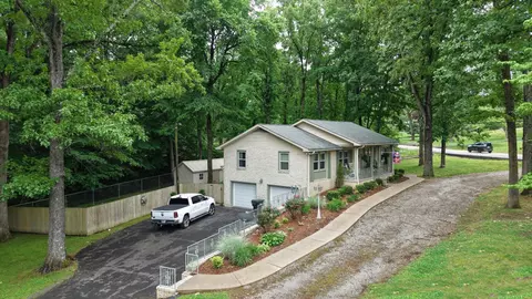 Exterior - 100 Canary Dr, Dickson, TN 37055 photo 5 of 17