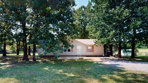 1931 Hugh Hunter Rd, Oak Grove, KY 42262