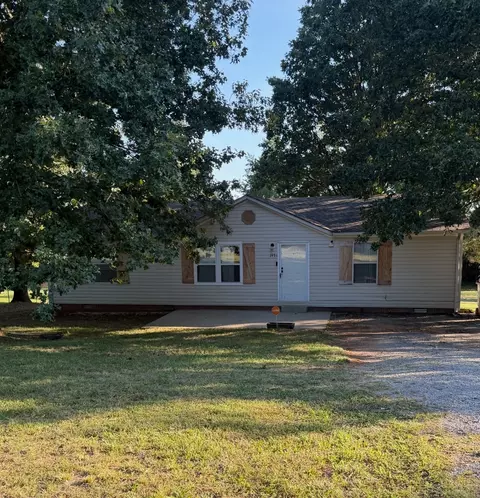1931 Hugh Hunter Rd, Oak Grove, KY 42262