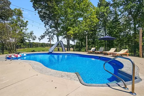 Exterior - 1330 Ridge Rd, Dickson, TN 37055 photo 2 of 11