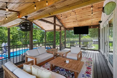 Exterior - 1330 Ridge Rd, Dickson, TN 37055 photo 4 of 11