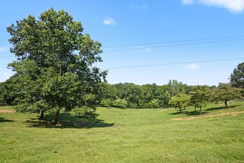 Exterior - 1330 Ridge Rd, Dickson, TN 37055 photo 10 of 11