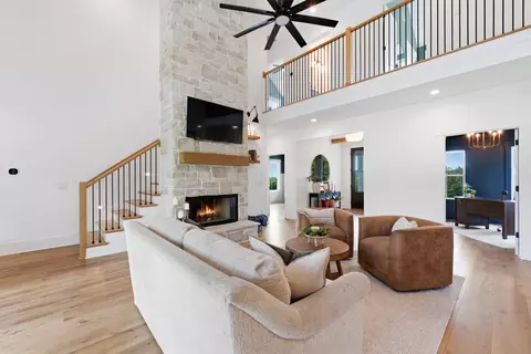 Living - 478 Allisona Rd, Eagleville, TN 37060 photo 4 of 4