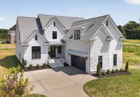 2751 Jasmine St, Lebanon, TN 37087