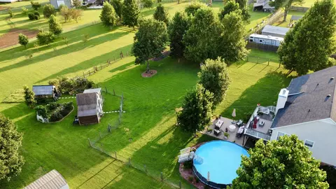 View/Area - 943 Beechcroft Rd, Spring Hill, TN 37174 photo 2 of 5