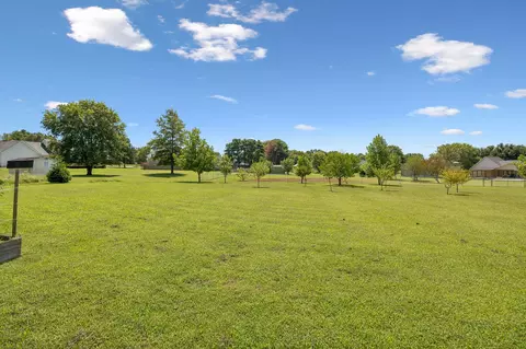 Exterior - 943 Beechcroft Rd, Spring Hill, TN 37174 photo 41 of 47