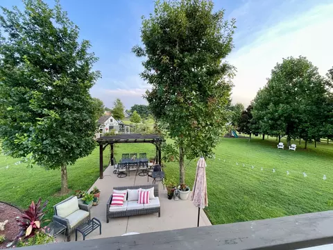 Exterior - 943 Beechcroft Rd, Spring Hill, TN 37174 photo 7 of 47