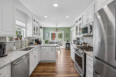 Kitchen - 943 Beechcroft Rd, Spring Hill, TN 37174 photo 2 of 3