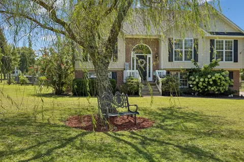 Exterior - 943 Beechcroft Rd, Spring Hill, TN 37174 photo 12 of 47