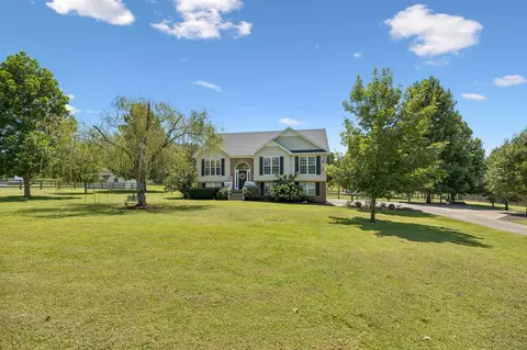 Exterior - 943 Beechcroft Rd, Spring Hill, TN 37174 photo 10 of 47