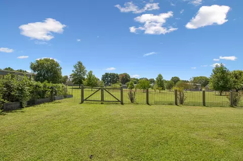 Exterior - 943 Beechcroft Rd, Spring Hill, TN 37174 photo 40 of 47