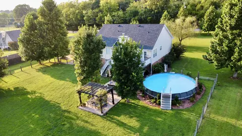 Exterior - 943 Beechcroft Rd, Spring Hill, TN 37174 photo 3 of 47