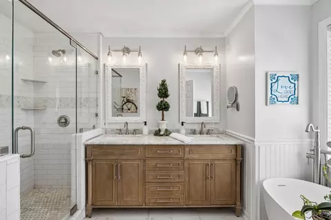Bath - 943 Beechcroft Rd, Spring Hill, TN 37174 photo 1 of 5