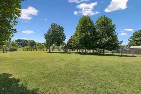 Exterior - 943 Beechcroft Rd, Spring Hill, TN 37174 photo 21 of 47