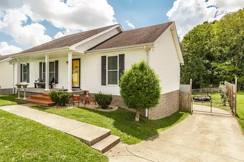 Exterior - 306 Corbitt Ln, Springfield, TN 37172 photo 4 of 17