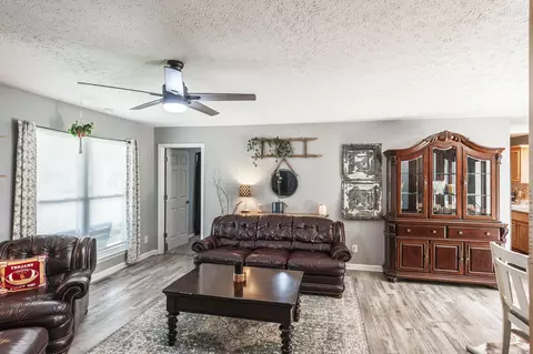 Living - 306 Corbitt Ln, Springfield, TN 37172 photo 1 of 1
