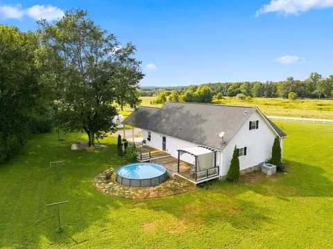 Exterior - 972 Mud Creek Rd, Morrison, TN 37357 photo 13 of 15