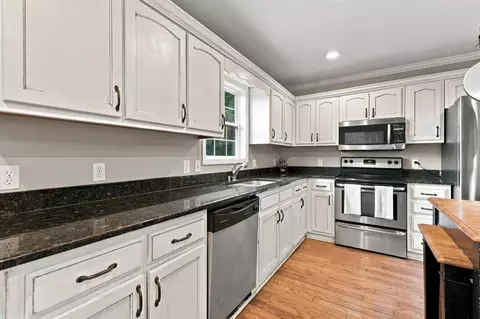Kitchen - 972 Mud Creek Rd, Morrison, TN 37357 photo 3 of 5