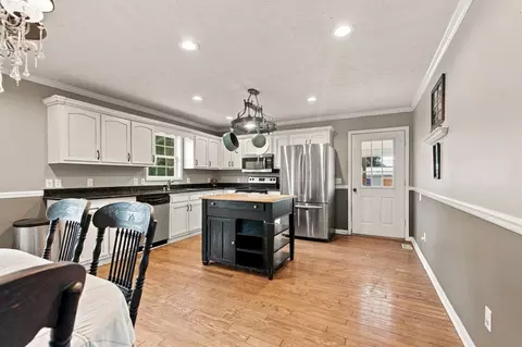 Kitchen - 972 Mud Creek Rd, Morrison, TN 37357 photo 2 of 5