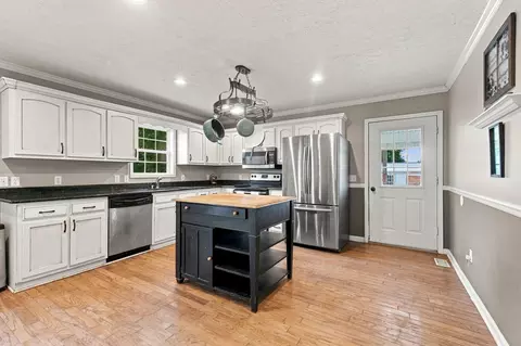 Kitchen - 972 Mud Creek Rd, Morrison, TN 37357 photo 4 of 5
