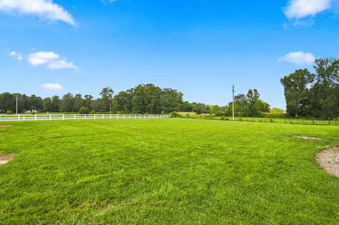 Exterior - 972 Mud Creek Rd, Morrison, TN 37357 photo 4 of 15