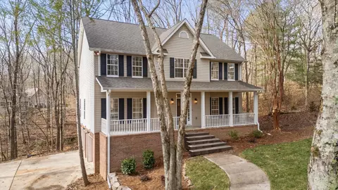 4715 Creek Point Ln, Signal Mountain, TN 37377