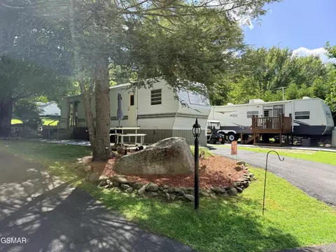 4229 E Pkwy #136, Gatlinburg, TN 37738