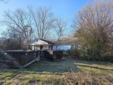 3821 Wayne Dr, Knoxville, TN 37914
