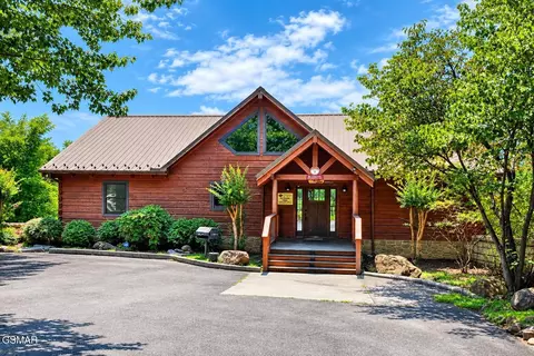 1959 Blackthorn Trl, Sevierville, TN 37876