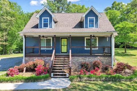 225 E Massachusetts Ave, Whitwell, TN 37397