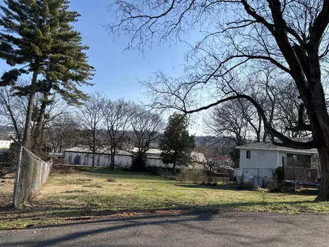 2906 E Crescent Cir, Chattanooga, TN 37407