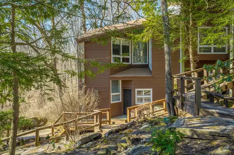 401 Mcfarland Rd #4, Lookout Mountain, GA 30750