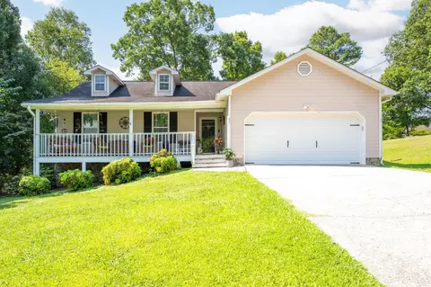 63 Johns Dr, Ringgold, GA 30736