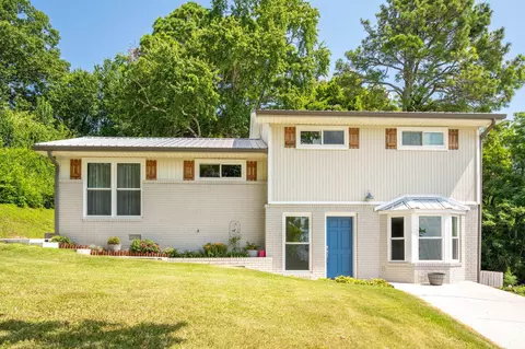 235 W Lewis St, Rossville, GA 30741