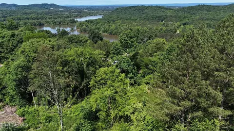5 Lamontville Rd, Decatur, TN 37322