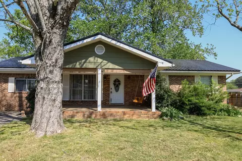 549 Pinewood Cir, Fort Oglethorpe, GA 30742