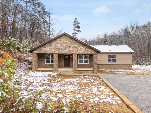 6927 Flagstone Dr, Ooltewah, TN 37363