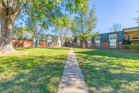 900 Mountain Creek Rd #R291, Chattanooga, TN 37405