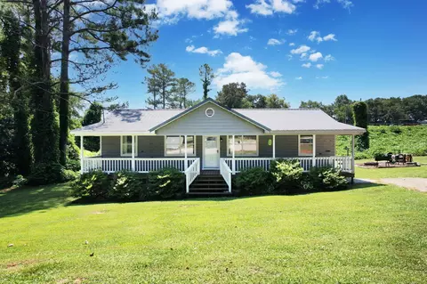 180 Franklin Dr, Benton, TN 37307