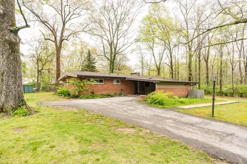 203 Hathaway Dr, Signal Mountain, TN 37377