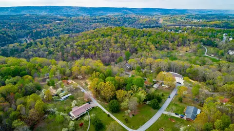 9107 Dallas Bay Rd, Soddy Daisy, TN 37379