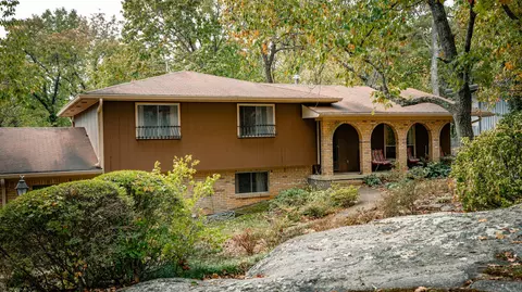 20612 Rainbow Dr, Lookout Mountain, GA 30750
