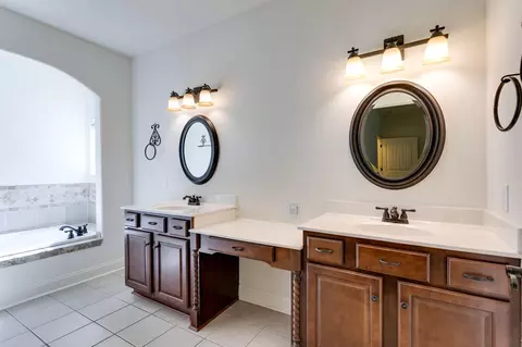 Bath - 1002 Glessner Dr, Spring Hill, TN 37174 photo 1 of 4